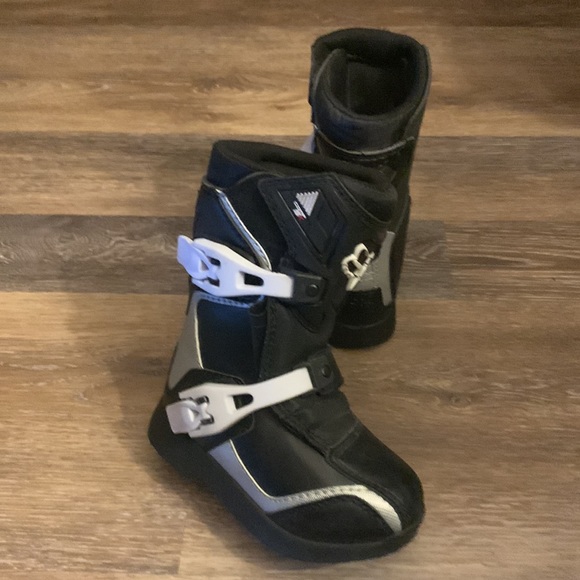 Fox motorcycle boots unisex pretty new worn 4 times in great condition - Picture 4 of 6